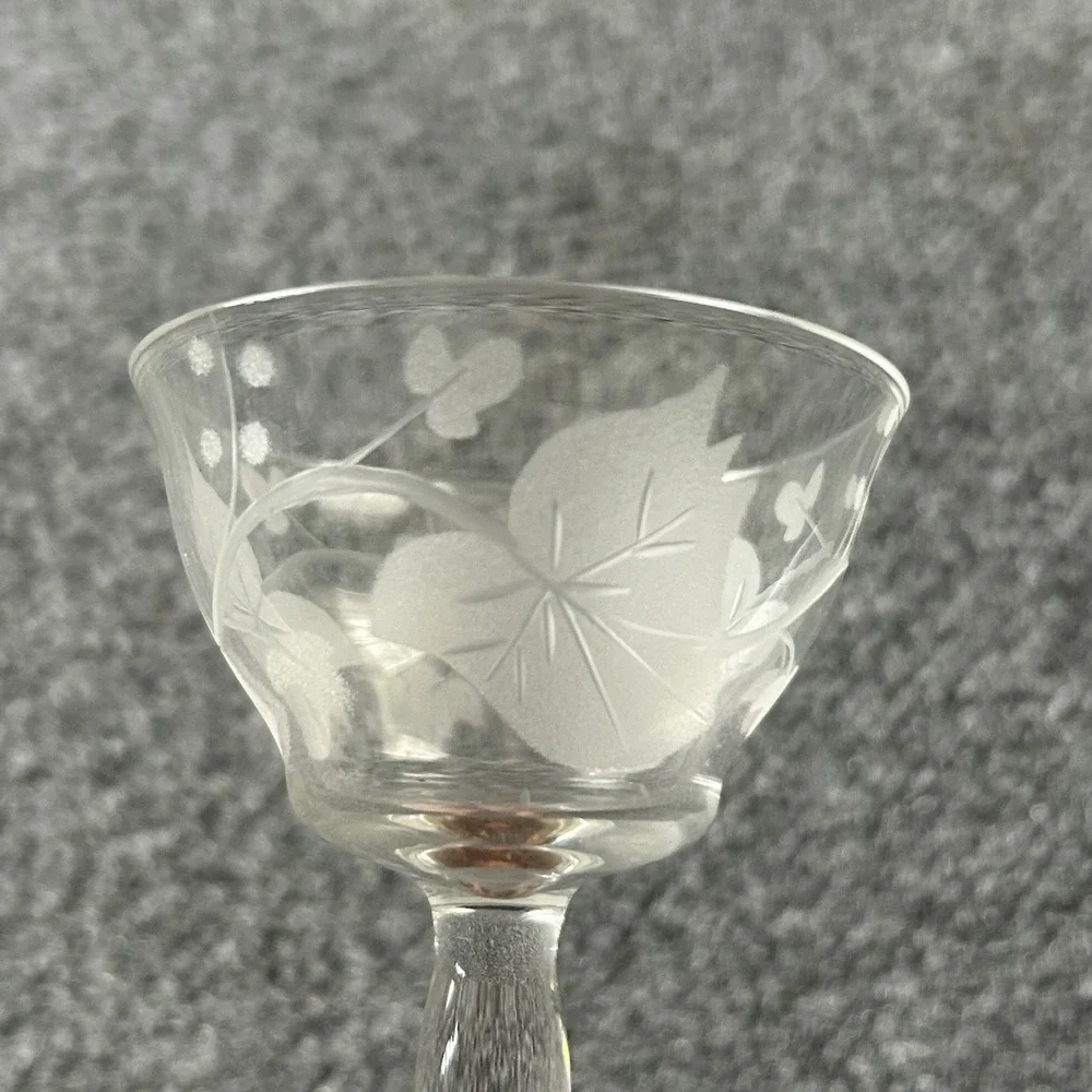 Set of 4 Vintage Etched Ivy Cordial Glasses Frosted‎ Liqueur Stems Vinatge